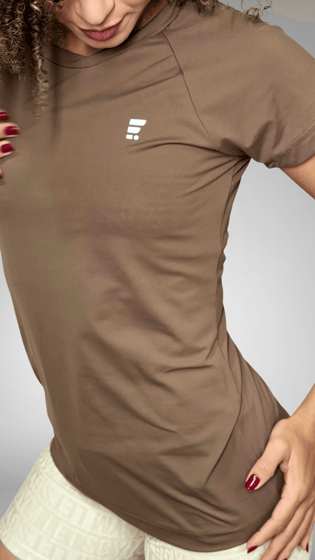Camiseta com Proteção UV Feminina Marrom